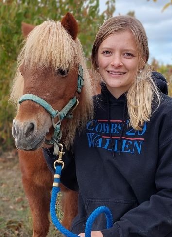 Avery Grona : Lead Farm Hand