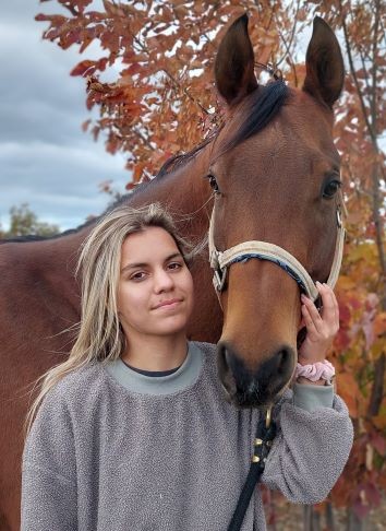 Samantha Kolody : Farm Hand